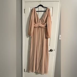 Lulu’s pale pink dress